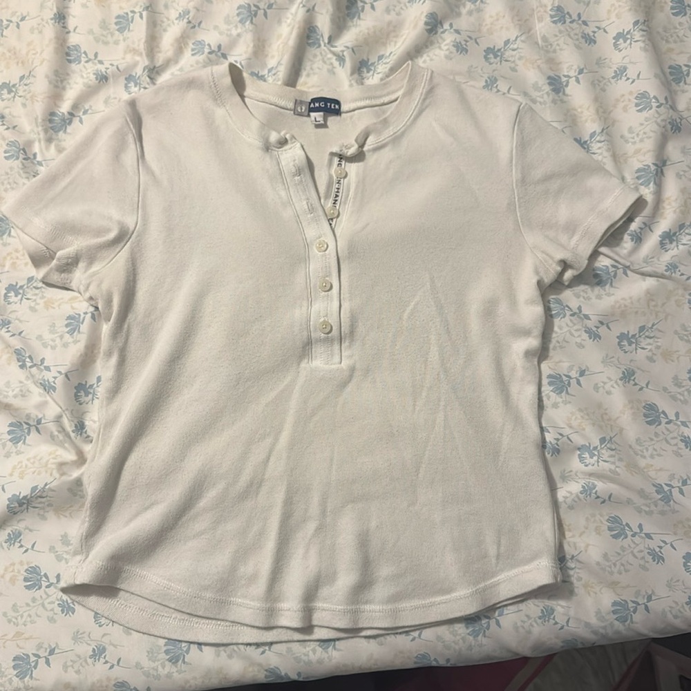 white tee shirt